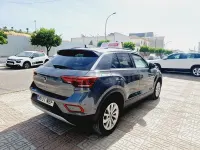 Usado VW T-Roc Advance 115 CV (84 kW) 2022 Gris / plata SUV