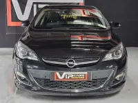 Usado Opel Astra 140 CV (102 kW) 2014 Negro Berlina