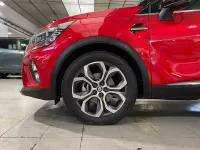 Usado Renault Captur Techno 145 CV (106 kW) 2022 Rojo SUV
