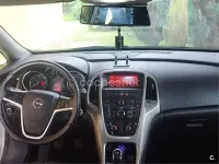 Usado Opel Astra Sport 110 CV (80 kW) 2011 Gris / plata Familiar