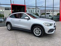 Käytetty Mercedes GLA180 115 HP (84 kW) 2022 Harmaa Katumaasturi