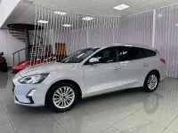Usado Ford Focus Titanium 120 CV (88 kW) 2021 Blanco Familiar