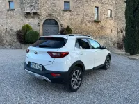 Usado Kia Stonic 120 CV (88 kW) 2019 Blanco SUV