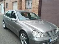 Usado Mercedes C180 Elegance 143 CV (105 kW) 2006 Gris / plata Berlina