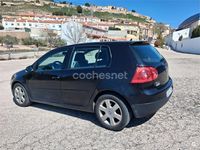 Usado VW Golf V Highline 105 CV (77 kW) 2007 Negro Berlina