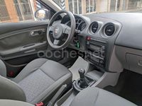 Usado Seat Ibiza Reference 75 CV (55 kW) 2006 Rojo Berlina
