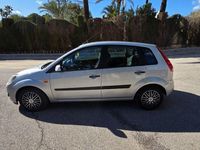 Usado Ford Fiesta Ambiente 68 CV (50 kW) 2008 Gris / plata Utilitario