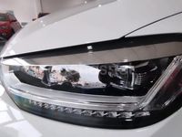 Usado VW Touran 122 CV (89 kW) 2024 Blanco Monovolumen