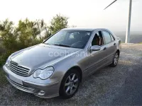 Usado Mercedes C220 Classic 143 CV (105 kW) 2004 Beige Berlina