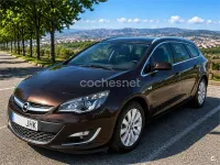 Usado Opel Astra Selective 110 CV (80 kW) 2015 Marrón Familiar