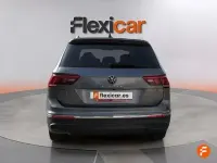 Usado VW Tiguan Life 150 CV (110 kW) 2023 Gris SUV