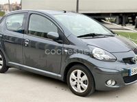 Usado Toyota Yaris Active 69 CV (50 kW) 2013 Gris / plata Utilitario