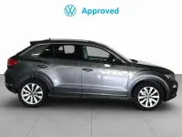 Usado VW T-Roc Advance 110 CV (80 kW) 2021 Gris / plata SUV