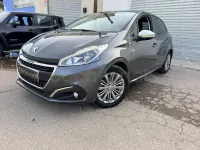 Używany Peugeot 208 Allure 82 KM (60 kW) 2017 Szary Hatchback