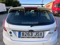 Usado Ford Fiesta Trend 82 CV (60 kW) 2016 Blanco Utilitario