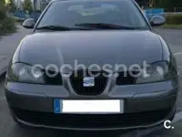 Usado Seat Cordoba Stella 75 CV (55 kW) 2003 Gris / plata Berlina