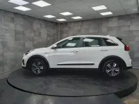 Usado Kia Niro 141 CV (103 kW) 2022 Blanco SUV