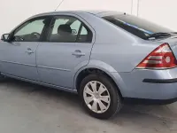 Usado Ford Mondeo Ghia 130 CV (95 kW) 2005 Gris / plata Berlina