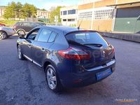 Usado Renault Mégane Dynamique 110 CV (80 kW) 2010 Gris / plata Berlina