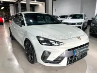 Usado Cupra Leon 150 CV (110 kW) 2025 Gris / plata Berlina