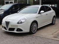 Usado Alfa Romeo Giulietta Distinctive 105 CV (77 kW) 2011 Blanco Utilitario
