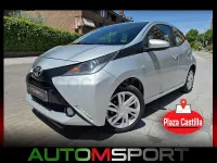 Usado Toyota Aygo X-cite 69 CV (50 kW) 2016 Gris / plata Utilitario