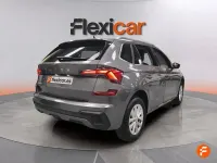 Usado Skoda Kamiq Selection 115 CV (84 kW) 2024 Gris / plata SUV
