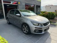 Usado Peugeot 308 Access 110 CV (80 kW) 2019 Gris / plata Berlina