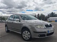 Usado Skoda Fabia Style 80 CV (58 kW) 2008 Gris / plata Berlina