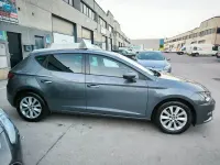 Usado Seat Leon Style Plus 110 CV (80 kW) 2017 Gris / plata Berlina
