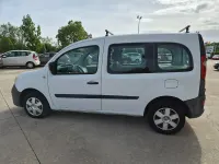 Usado Renault Kangoo Expression 86 CV (63 kW) 2010 Blanco Familiar