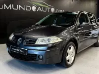 Usado Renault Mégane Extreme 105 CV (77 kW) 2008 Gris / plata Berlina