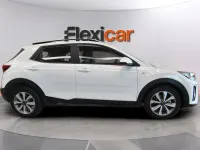 Usado Kia Stonic 84 CV (61 kW) 2022 Blanco SUV