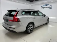 Usado Volvo V60 Core 197 CV (144 kW) 2023 Gris / plata Familiar