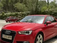 Usado Audi A3 Attraction 105 CV (77 kW) 2013 Rojo Berlina