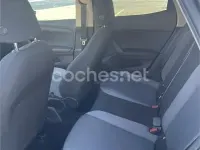 Usado Seat Arona Reference 95 CV (69 kW) 2018 Gris / plata SUV