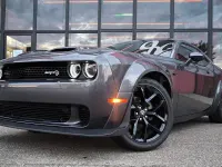 Usado Dodge Challenger SXT 303 CV (222 kW) 2023 Gris / plata Coupe
