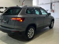 Usado Skoda Karoq Ambition 150 CV (110 kW) 2023 Gris SUV