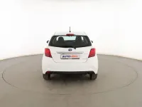 Usado Toyota Yaris Active 101 CV (74 kW) 2016 Blanco Utilitario