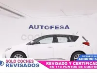 Usado Toyota Auris Live 132 CV (97 kW) 2013 Blanco Berlina