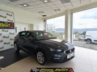 Usado Seat Leon Style 110 CV (80 kW) 2021 Gris / plata Berlina