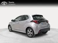 Usado Toyota Yaris Active 116 CV (85 kW) 2025 Gris / plata Utilitario