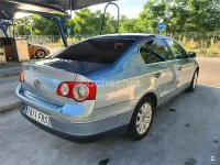 Usado VW Passat Highline 140 CV (102 kW) 2006 Azul Berlina