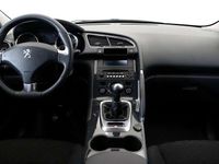 Usado Peugeot 3008 Style 120 CV (88 kW) 2015 Beige Familiar