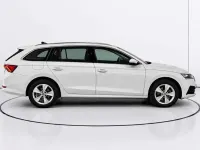Usado Skoda Octavia Ambition 110 CV (80 kW) 2021 Blanco Utilitario