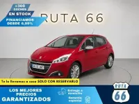 Usado Peugeot 208 Access 82 CV (60 kW) 2016 Rojo Utilitario