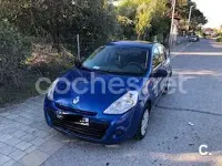 Usado Renault Clio II 75 CV (55 kW) 2011 Azul Berlina