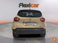 Usado Renault Captur Intens 90 CV (66 kW) 2016 Beige SUV