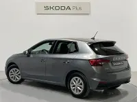 Usado Skoda Fabia Selection 115 CV (84 kW) 2025 Gris / plateado Berlina