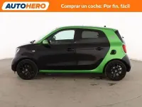 Usado Smart ForFour Electric Drive Passion 60 kW (82 CV) 2018 Negro Berlina